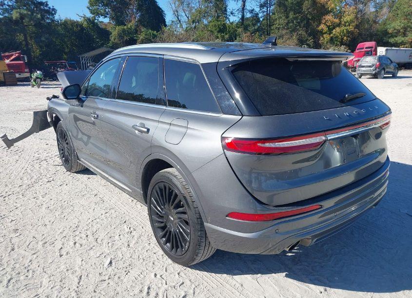 Photo 3 of 2022 Lincoln Corsair RESERVE (VIN 5LMCJ2D9XNUL03312)