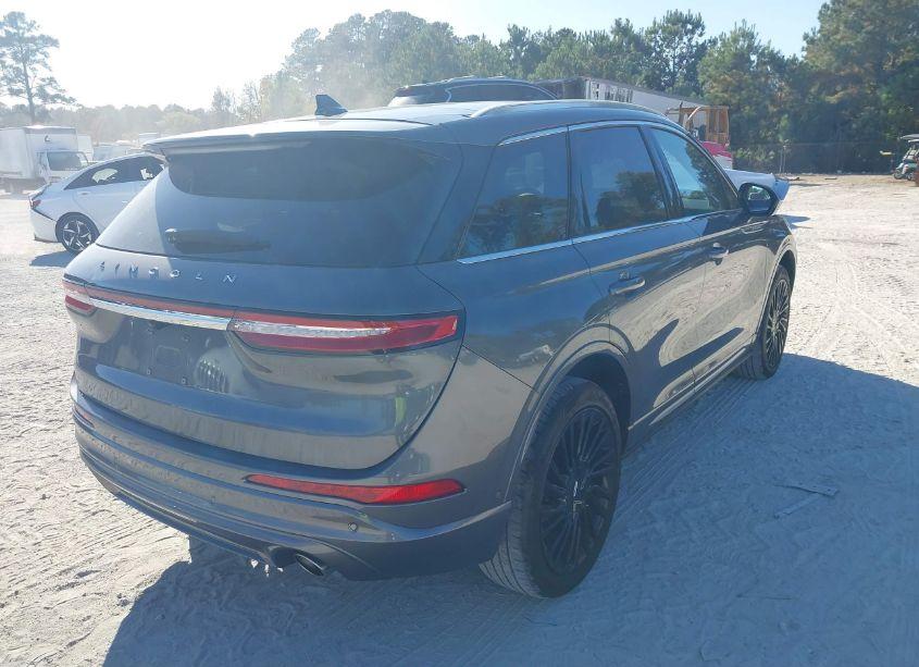 Photo 4 of 2022 Lincoln Corsair RESERVE (VIN 5LMCJ2D9XNUL03312)