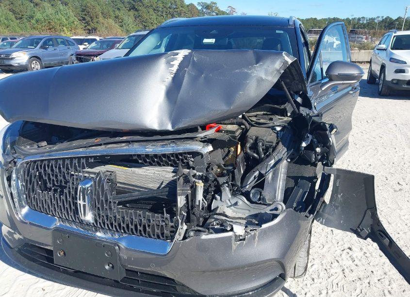 Photo 6 of 2022 Lincoln Corsair RESERVE (VIN 5LMCJ2D9XNUL03312)