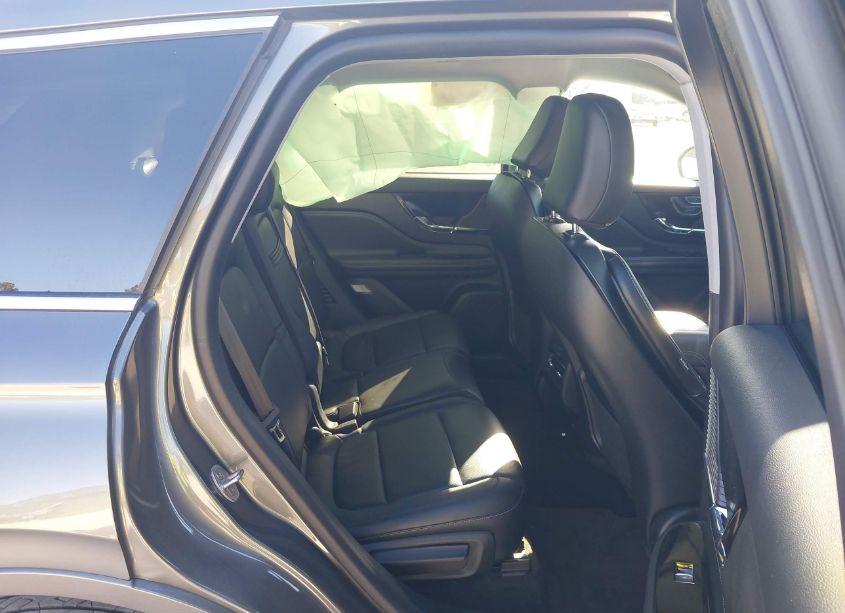 Photo 8 of 2022 Lincoln Corsair RESERVE (VIN 5LMCJ2D9XNUL03312)