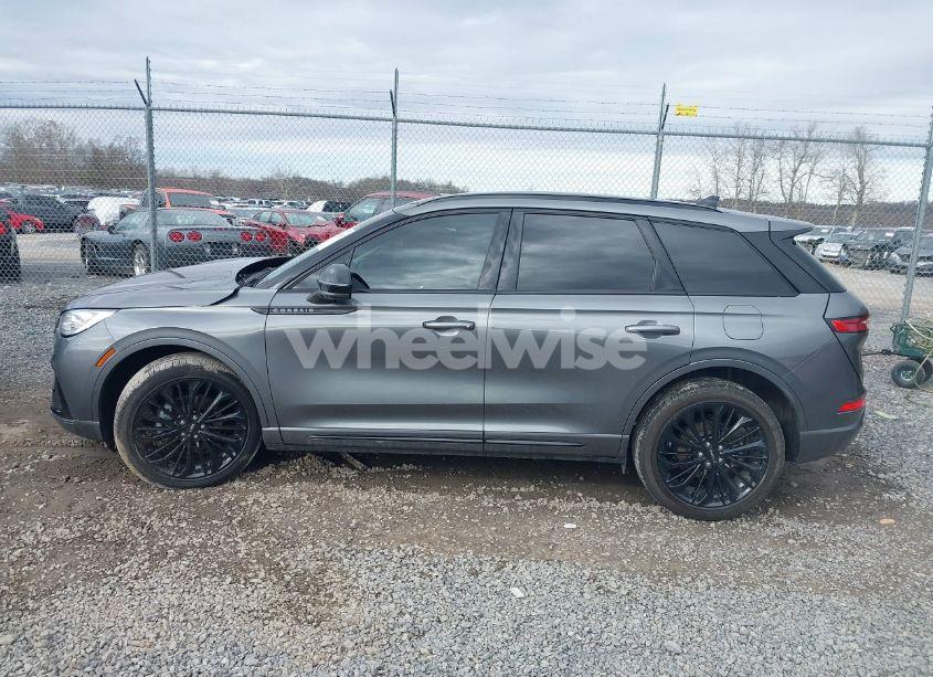 Photo 14 of 2024 Lincoln Corsair RESERVE (VIN 5LMCJ2DA3RUL01059)