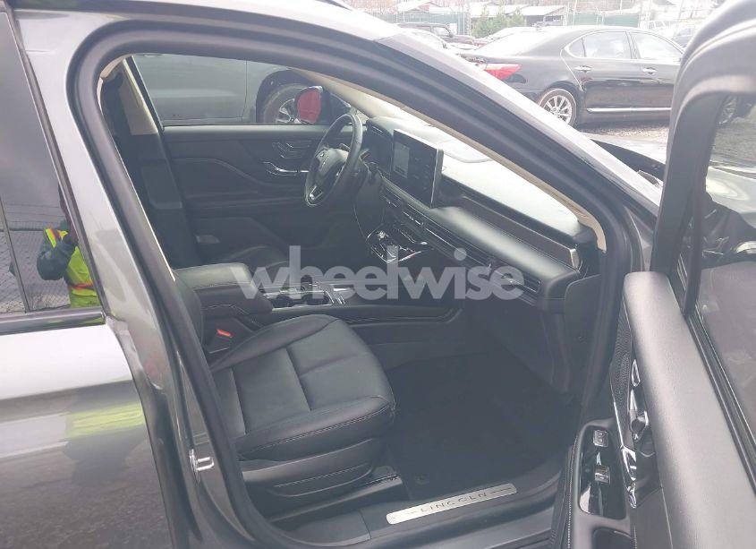 Photo 5 of 2024 Lincoln Corsair RESERVE (VIN 5LMCJ2DA3RUL01059)