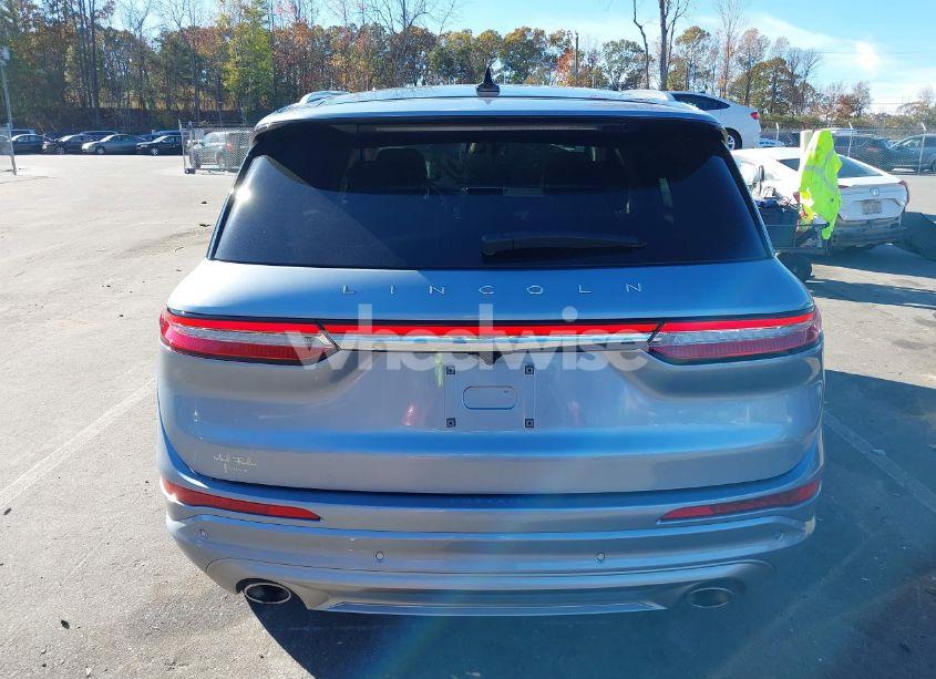 Photo 16 of 2022 Lincoln Corsair RESERVE (VIN 5LMCJ2DH3NUL00033)