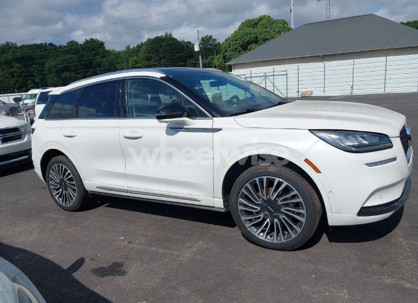 Photo 13 of 2022 Lincoln Corsair RESERVE (VIN 5LMCJ2DH7NUL08720)