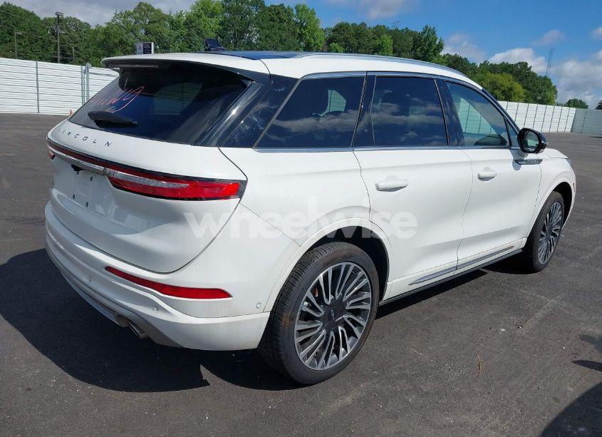 Photo 4 of 2022 Lincoln Corsair RESERVE (VIN 5LMCJ2DH7NUL08720)