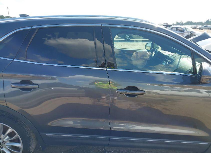 Photo 13 of 2017 Lincoln Mkc RESERVE (VIN 5LMCJ3C90HUL28280)