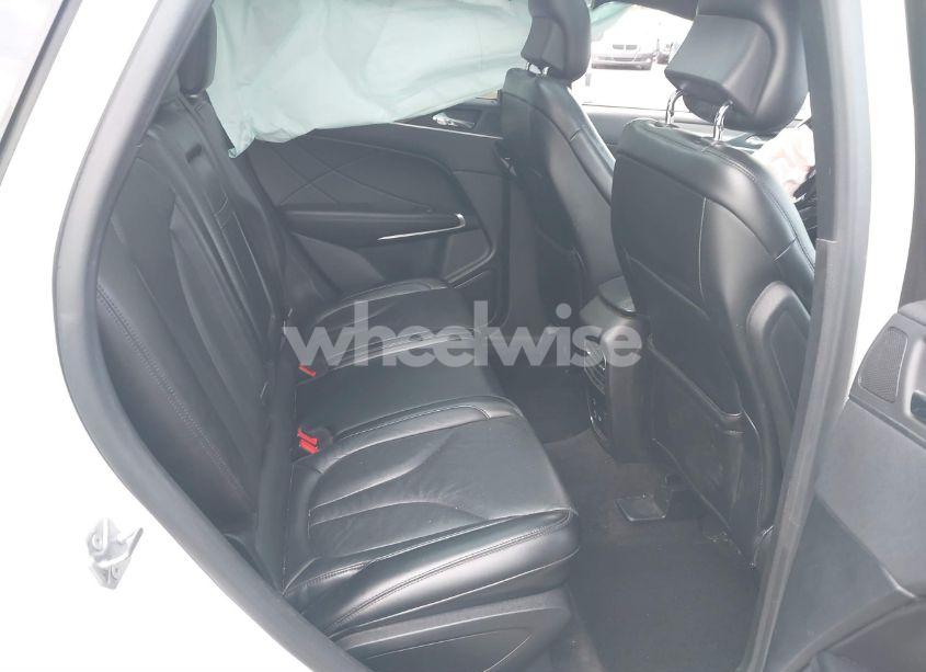 Photo 8 of 2019 Lincoln Mkc RESERVE (VIN 5LMCJ3C90KUL25810)