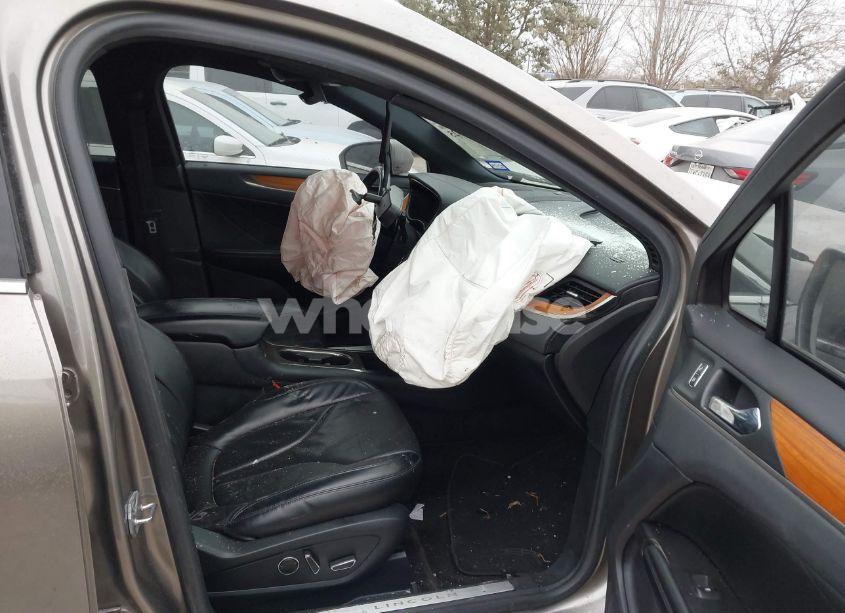 Photo 5 of 2016 Lincoln Mkc RESERVE (VIN 5LMCJ3C92GUJ20321)