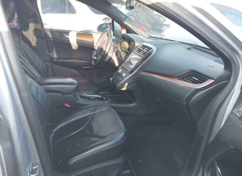 Photo 5 of 2016 Lincoln Mkc RESERVE (VIN 5LMCJ3C94GUJ28811)