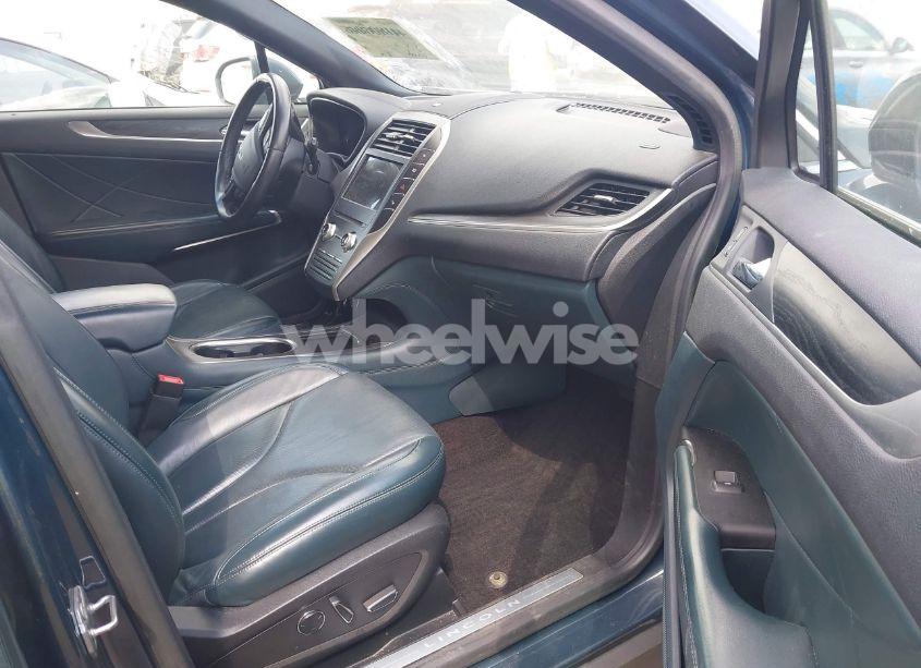 Photo 5 of 2019 Lincoln Mkc RESERVE (VIN 5LMCJ3C94KUL22859)