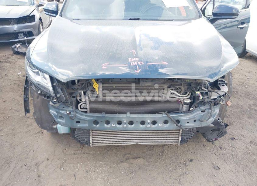 Photo 6 of 2019 Lincoln Mkc RESERVE (VIN 5LMCJ3C94KUL22859)