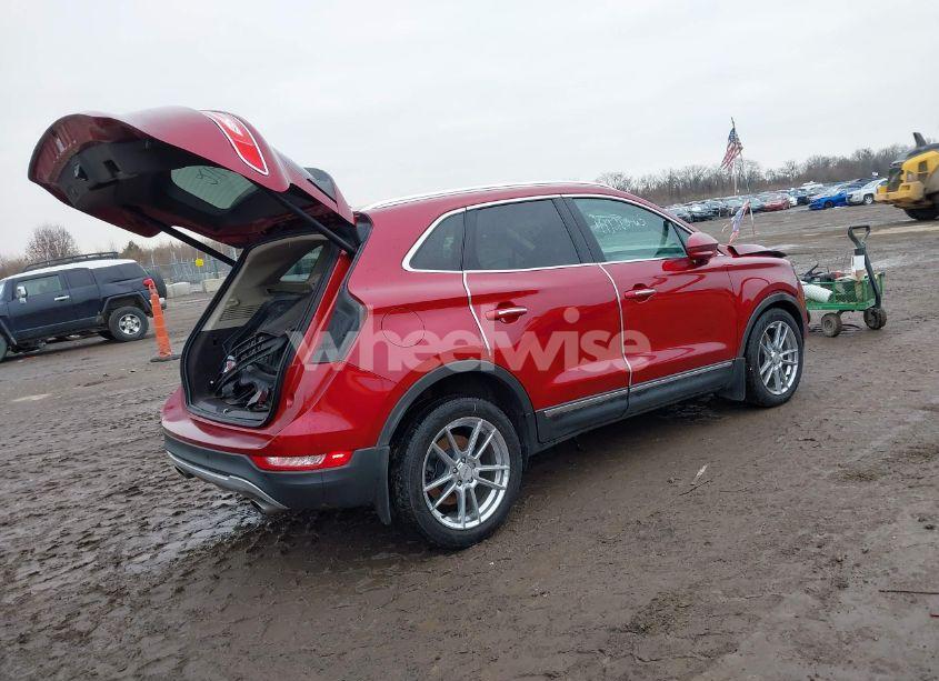 Photo 4 of 2019 Lincoln Mkc RESERVE (VIN 5LMCJ3C98KUL21679)