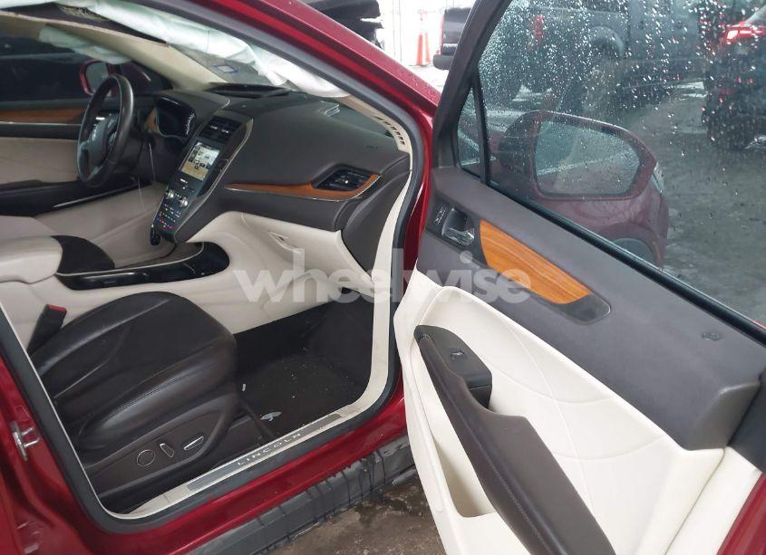 Photo 5 of 2016 Lincoln Mkc RESERVE (VIN 5LMCJ3C99GUJ12152)