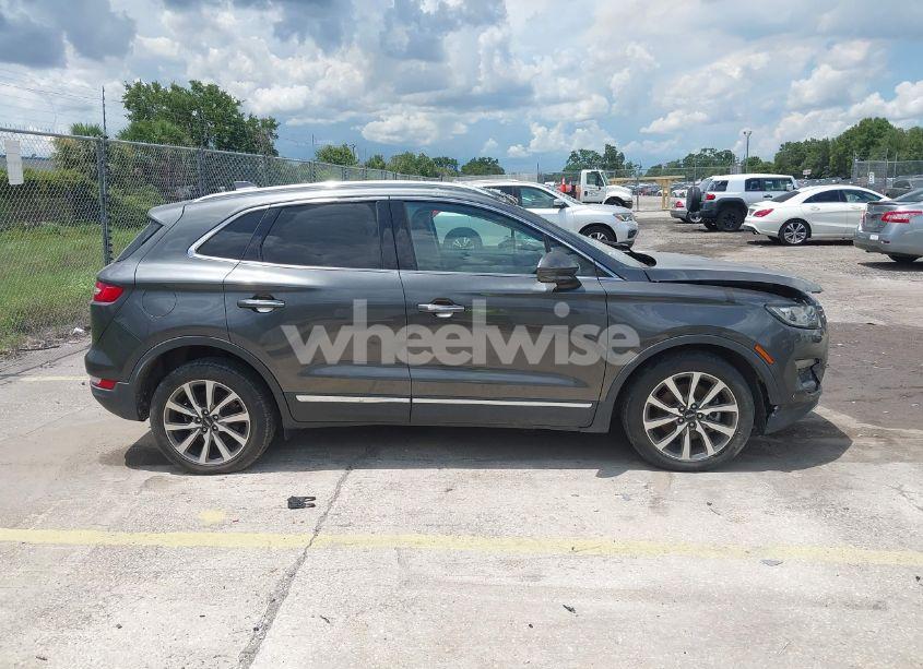 Photo 13 of 2019 Lincoln Mkc RESERVE (VIN 5LMCJ3C99KUL03532)