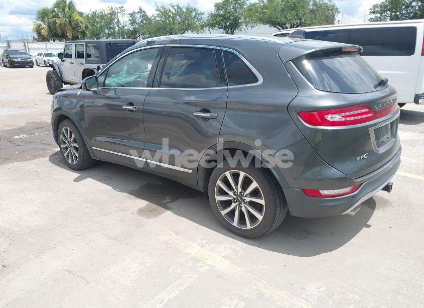 Photo 3 of 2019 Lincoln Mkc RESERVE (VIN 5LMCJ3C99KUL03532)