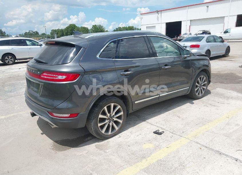 Photo 4 of 2019 Lincoln Mkc RESERVE (VIN 5LMCJ3C99KUL03532)