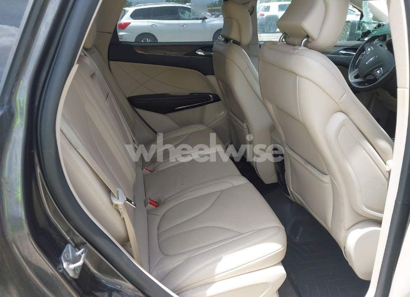 Photo 8 of 2019 Lincoln Mkc RESERVE (VIN 5LMCJ3C99KUL03532)