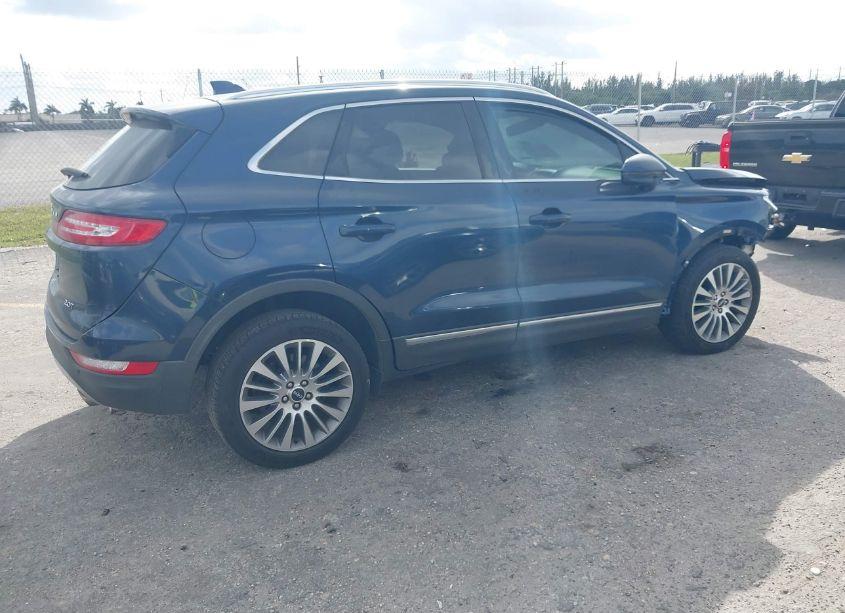 Photo 4 of 2017 Lincoln Mkc RESERVE (VIN 5LMCJ3C9XHUL46334)