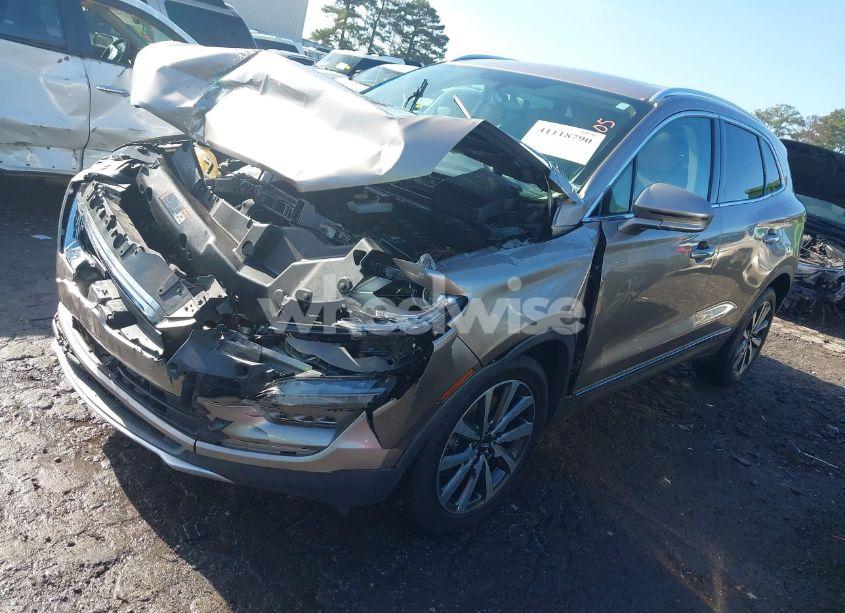 Photo 2 of 2019 Lincoln Mkc RESERVE (VIN 5LMCJ3C9XKUL03605)