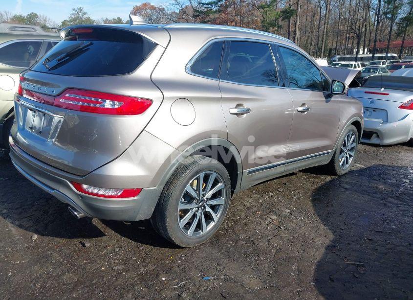 Photo 4 of 2019 Lincoln Mkc RESERVE (VIN 5LMCJ3C9XKUL03605)