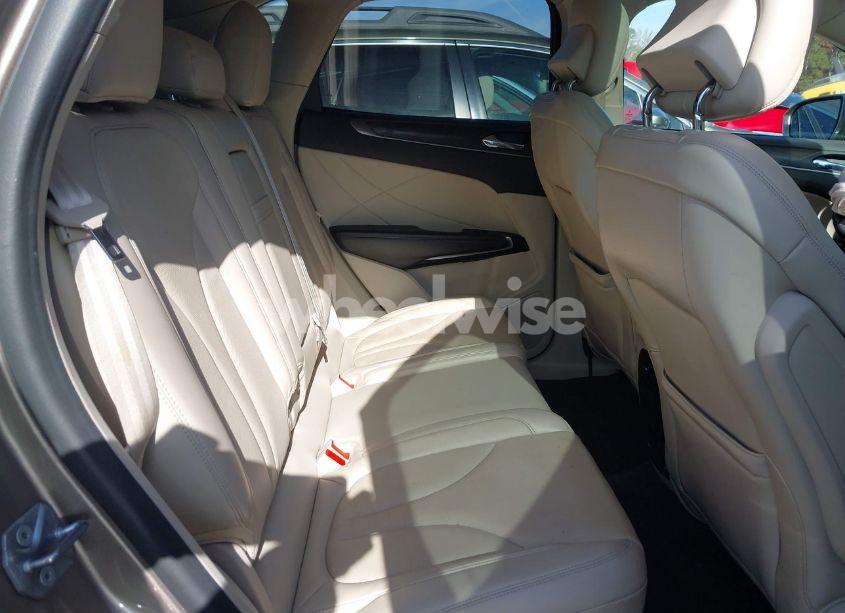 Photo 8 of 2019 Lincoln Mkc RESERVE (VIN 5LMCJ3C9XKUL03605)