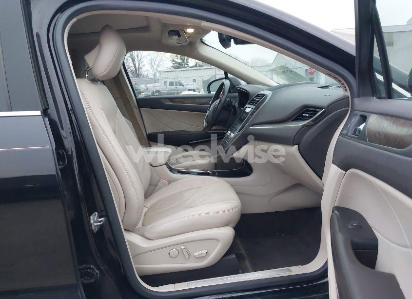 Photo 5 of 2017 Lincoln Mkc RESERVE (VIN 5LMCJ3D91HUL03306)