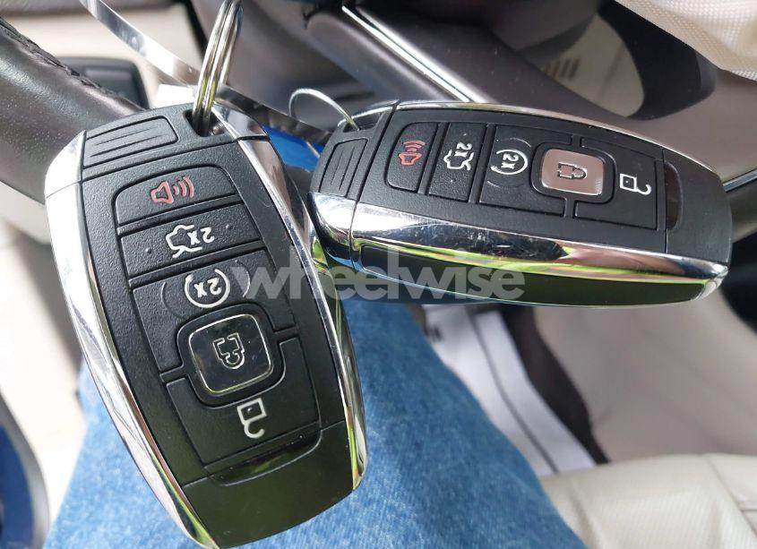 Photo 11 of 2018 Lincoln Mkc RESERVE (VIN 5LMCJ3D91JUL28728)