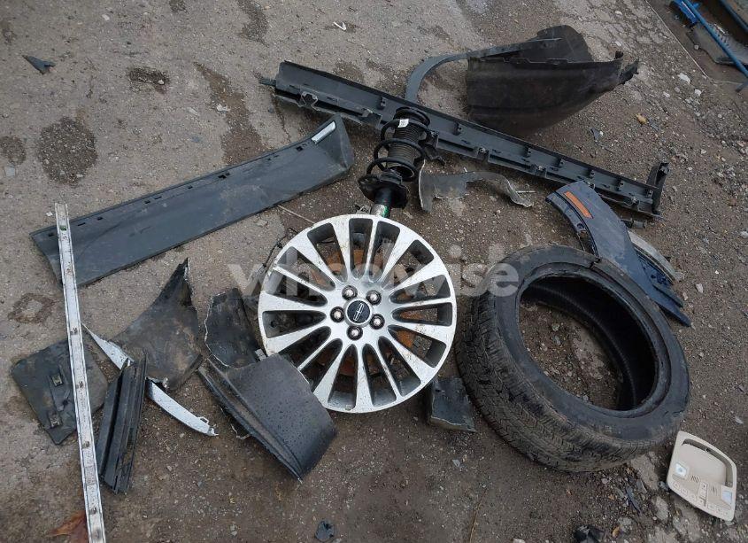 Photo 12 of 2018 Lincoln Mkc RESERVE (VIN 5LMCJ3D91JUL28728)