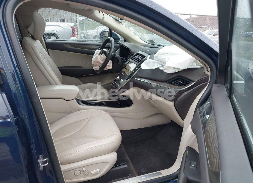 Photo 5 of 2018 Lincoln Mkc RESERVE (VIN 5LMCJ3D91JUL28728)