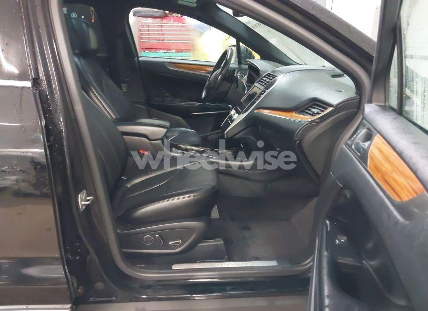 Photo 5 of 2018 Lincoln Mkc RESERVE (VIN 5LMCJ3D91JUL28745)