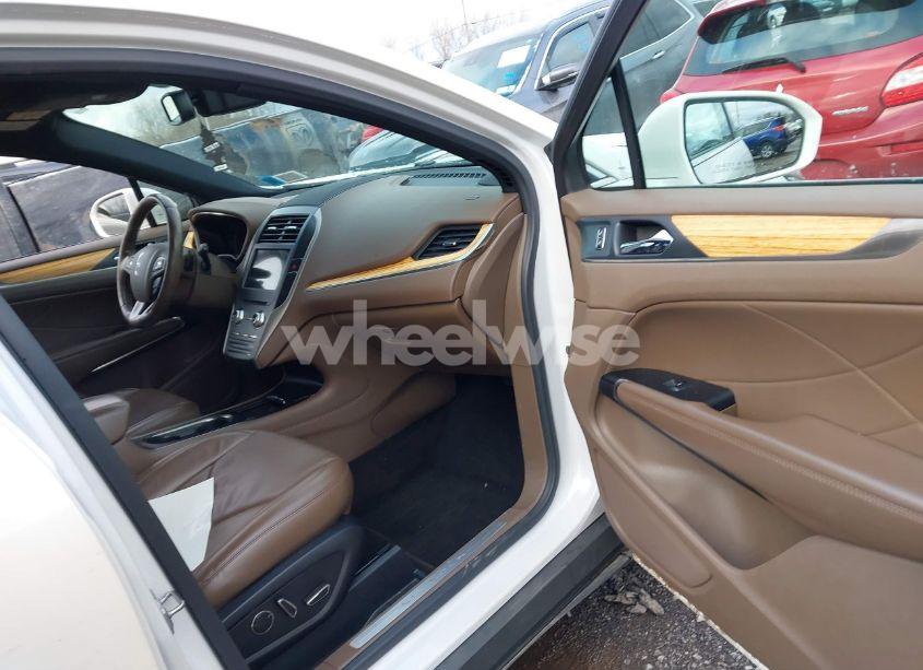 Photo 5 of 2016 Lincoln Mkc RESERVE (VIN 5LMCJ3D93GUJ23243)