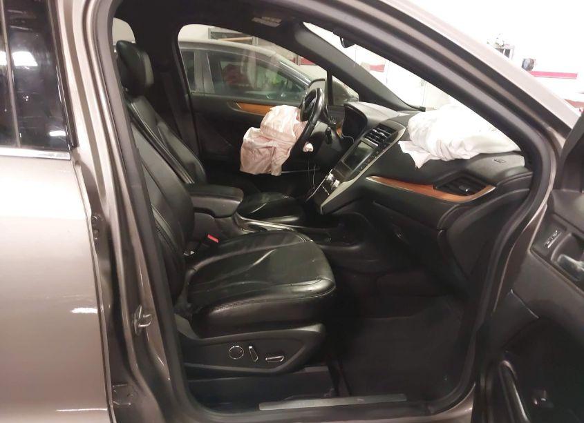 Photo 5 of 2017 Lincoln Mkc RESERVE (VIN 5LMCJ3D93HUL20818)