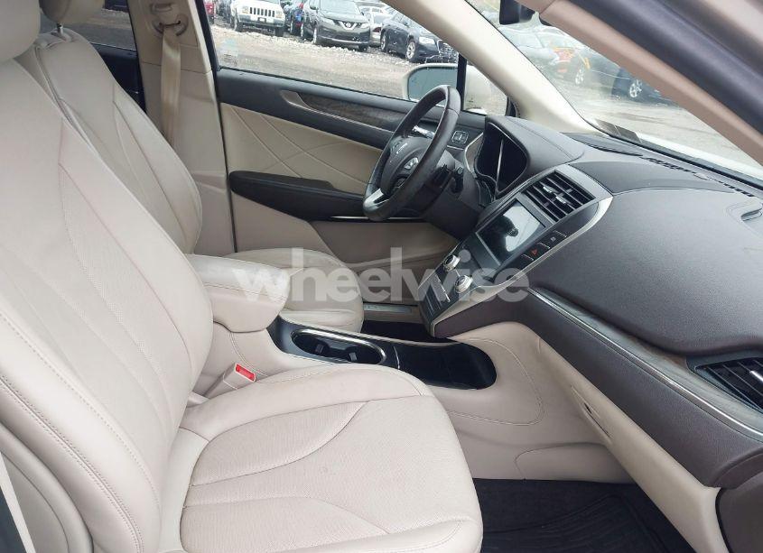 Photo 5 of 2017 Lincoln Mkc RESERVE (VIN 5LMCJ3D93HUL57805)