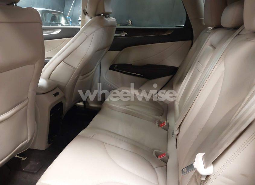 Photo 8 of 2018 Lincoln Mkc RESERVE (VIN 5LMCJ3D94JUL01118)