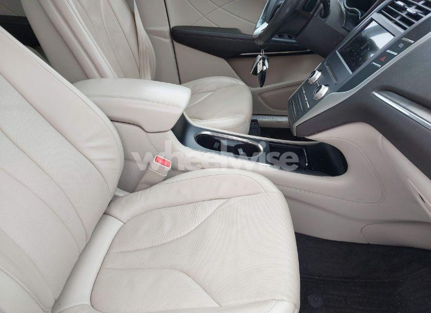 Photo 5 of 2017 Lincoln Mkc RESERVE (VIN 5LMCJ3D96HUL56969)