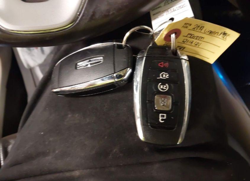 Photo 11 of 2019 Lincoln Mkc RESERVE (VIN 5LMCJ3D96KUL38298)