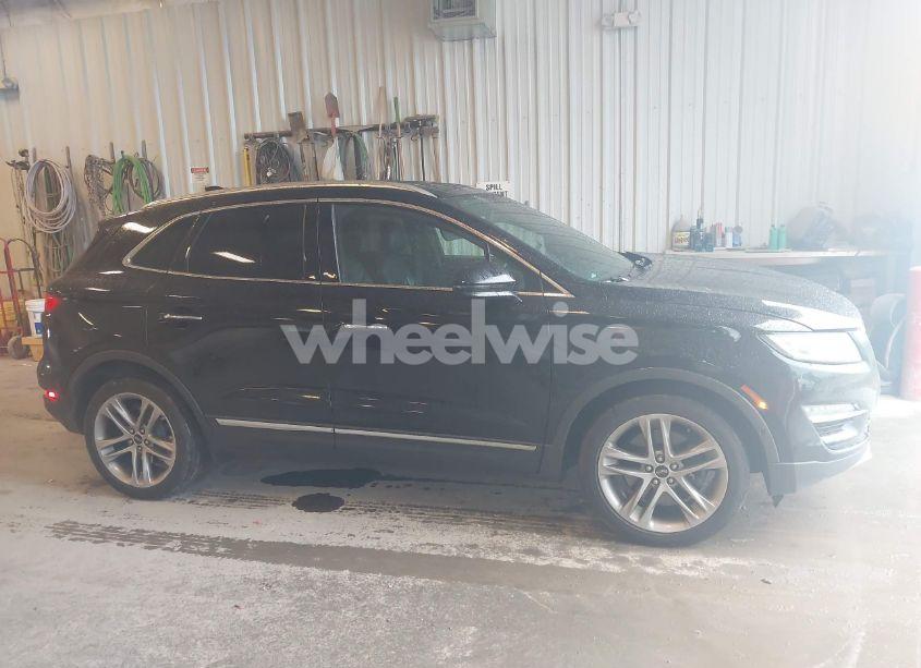 Photo 13 of 2019 Lincoln Mkc RESERVE (VIN 5LMCJ3D98KUL17162)
