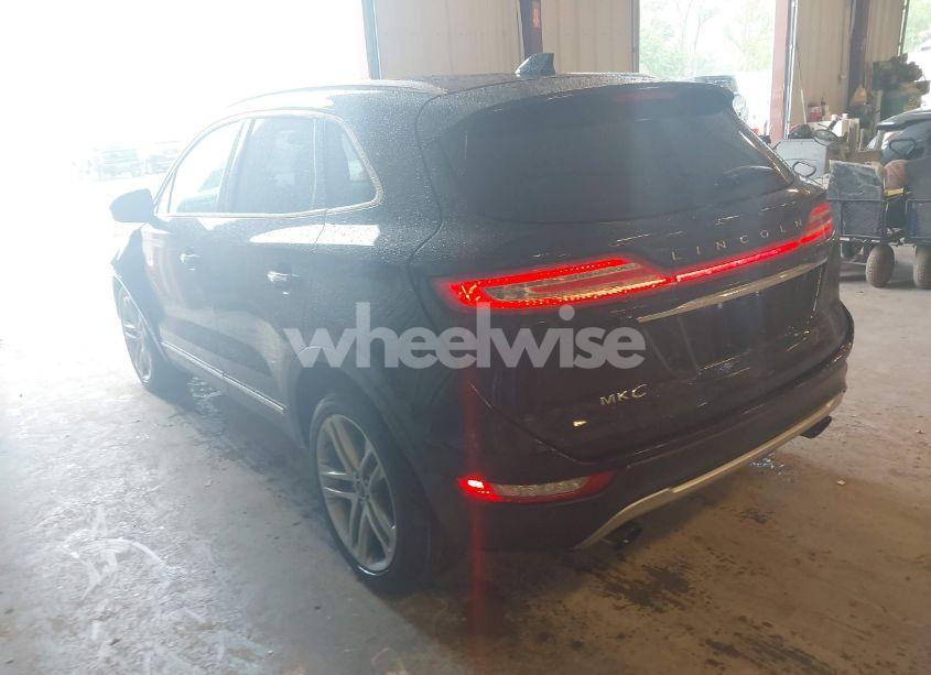 Photo 3 of 2019 Lincoln Mkc RESERVE (VIN 5LMCJ3D98KUL17162)