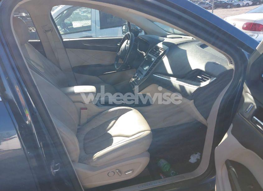 Photo 5 of 2018 Lincoln Mkc RESERVE (VIN 5LMCJ3D99JUL20666)