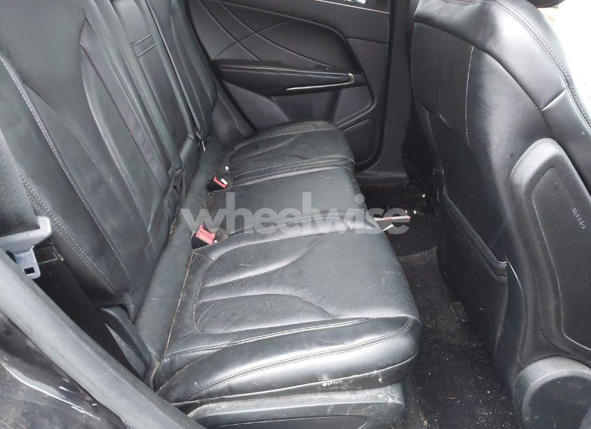 Photo 8 of 2017 Lincoln Mkc RESERVE (VIN 5LMCJ3D9XHUL40127)