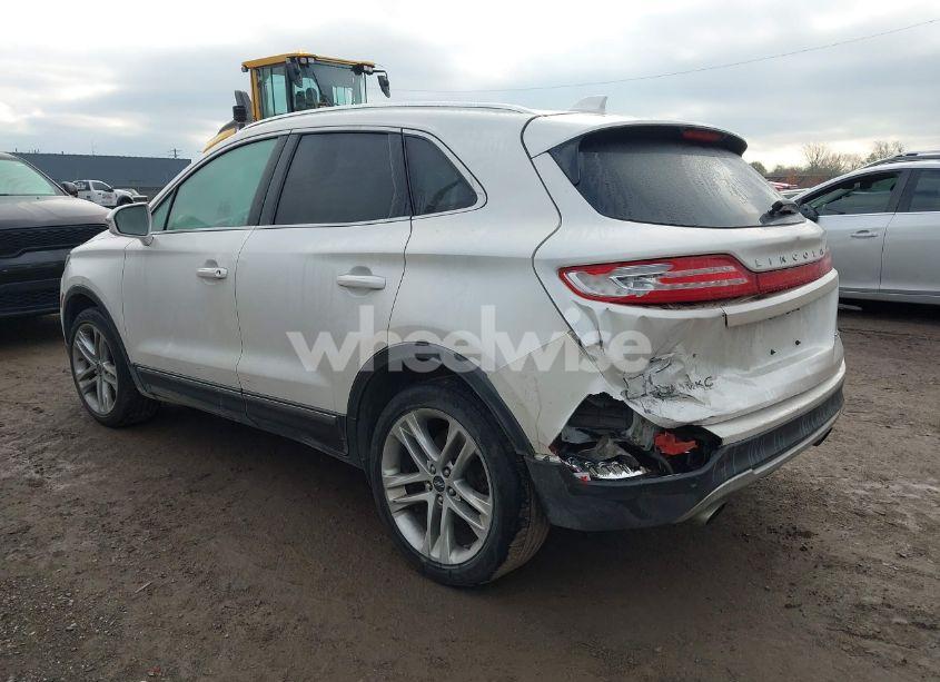 Photo 3 of 2018 Lincoln Mkc RESERVE (VIN 5LMCJ3D9XJUL20577)