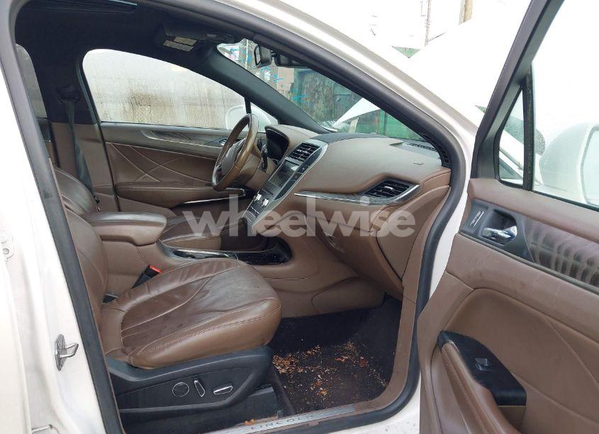 Photo 5 of 2018 Lincoln Mkc RESERVE (VIN 5LMCJ3D9XJUL20577)