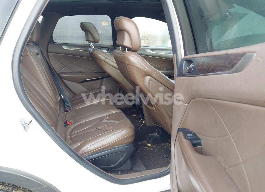 Photo 8 of 2018 Lincoln Mkc RESERVE (VIN 5LMCJ3D9XJUL20577)