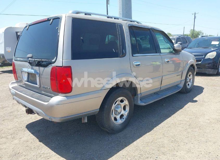 Photo 4 of 2000 Lincoln Navigator N/A (VIN 5LMEU27A0YLJ29671)