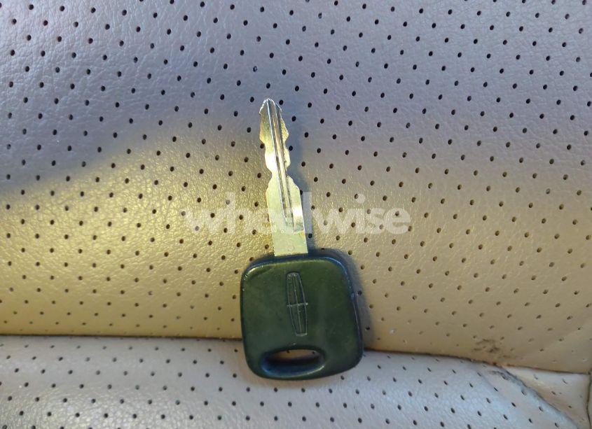 Photo 11 of 2002 Lincoln Navigator N/A (VIN 5LMEU27R02LJ09384)