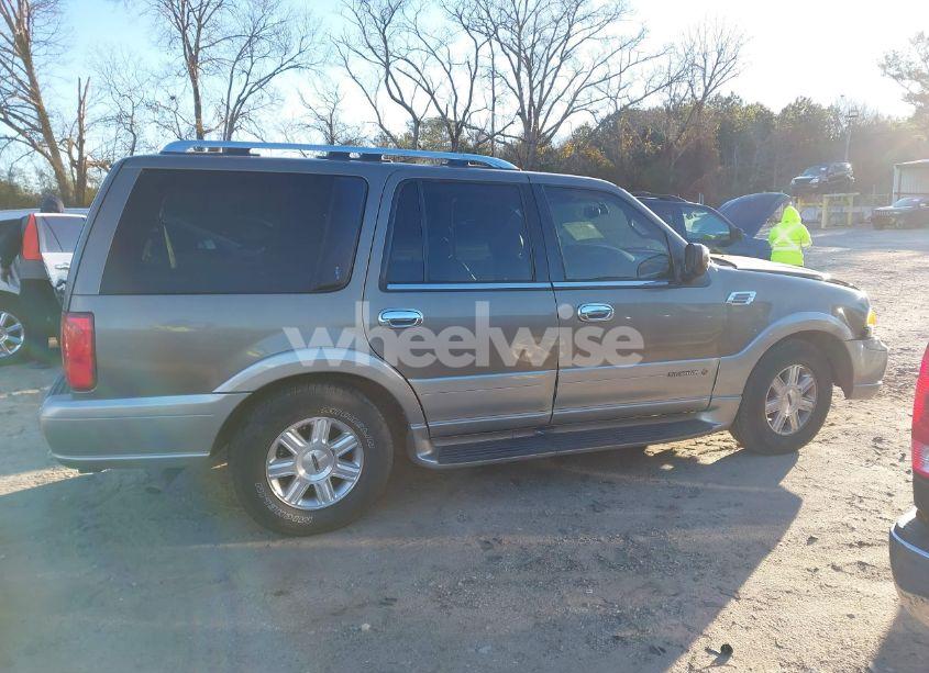 Photo 13 of 2002 Lincoln Navigator N/A (VIN 5LMEU27R02LJ09384)