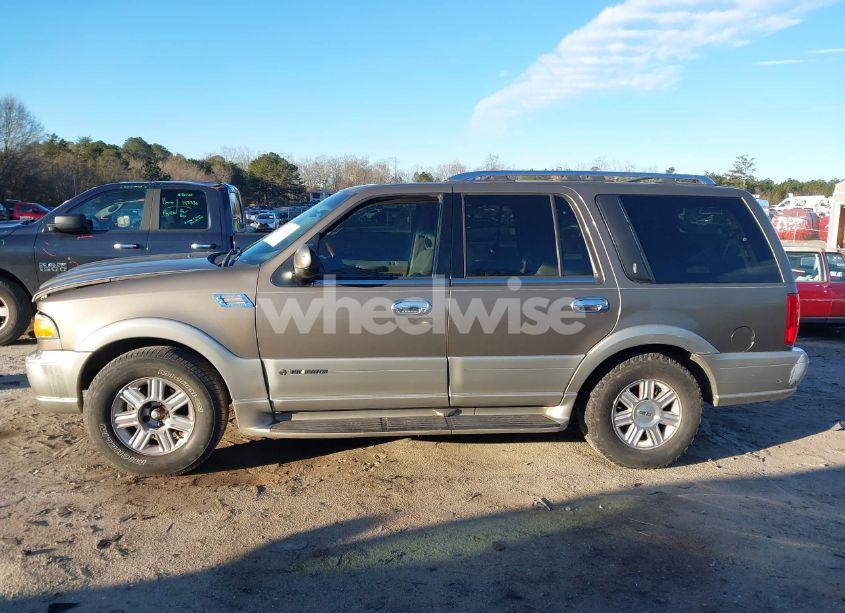 Photo 14 of 2002 Lincoln Navigator N/A (VIN 5LMEU27R02LJ09384)