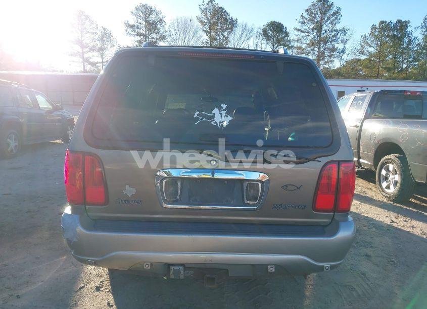 Photo 16 of 2002 Lincoln Navigator N/A (VIN 5LMEU27R02LJ09384)