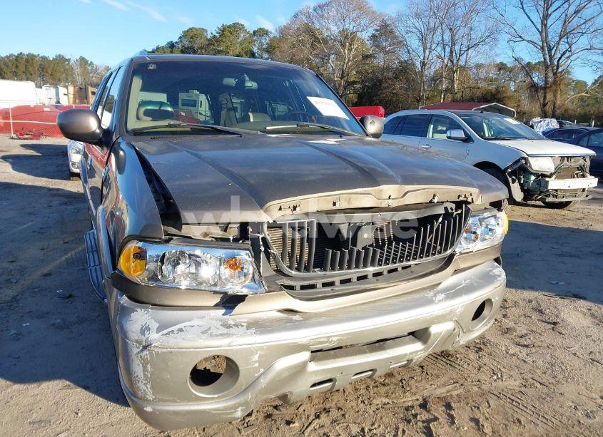 Photo 6 of 2002 Lincoln Navigator N/A (VIN 5LMEU27R02LJ09384)