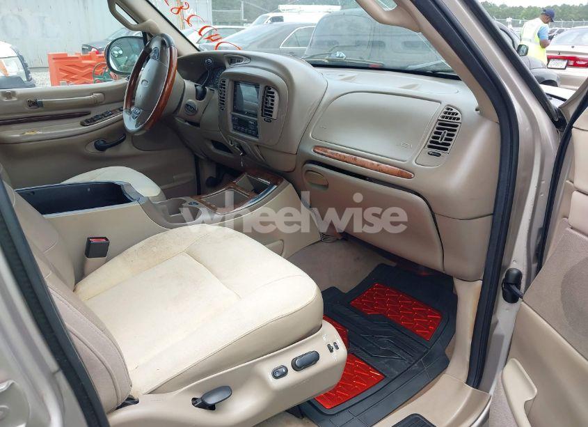 Photo 5 of 2001 Lincoln Navigator N/A (VIN 5LMEU27R41LJ12030)
